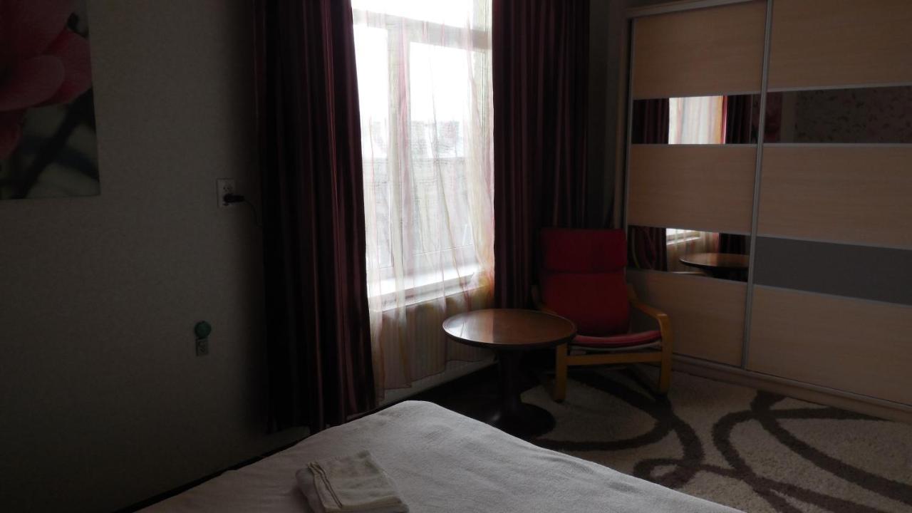 לבוב 2 Room Apartment Near Opera House מראה חיצוני תמונה