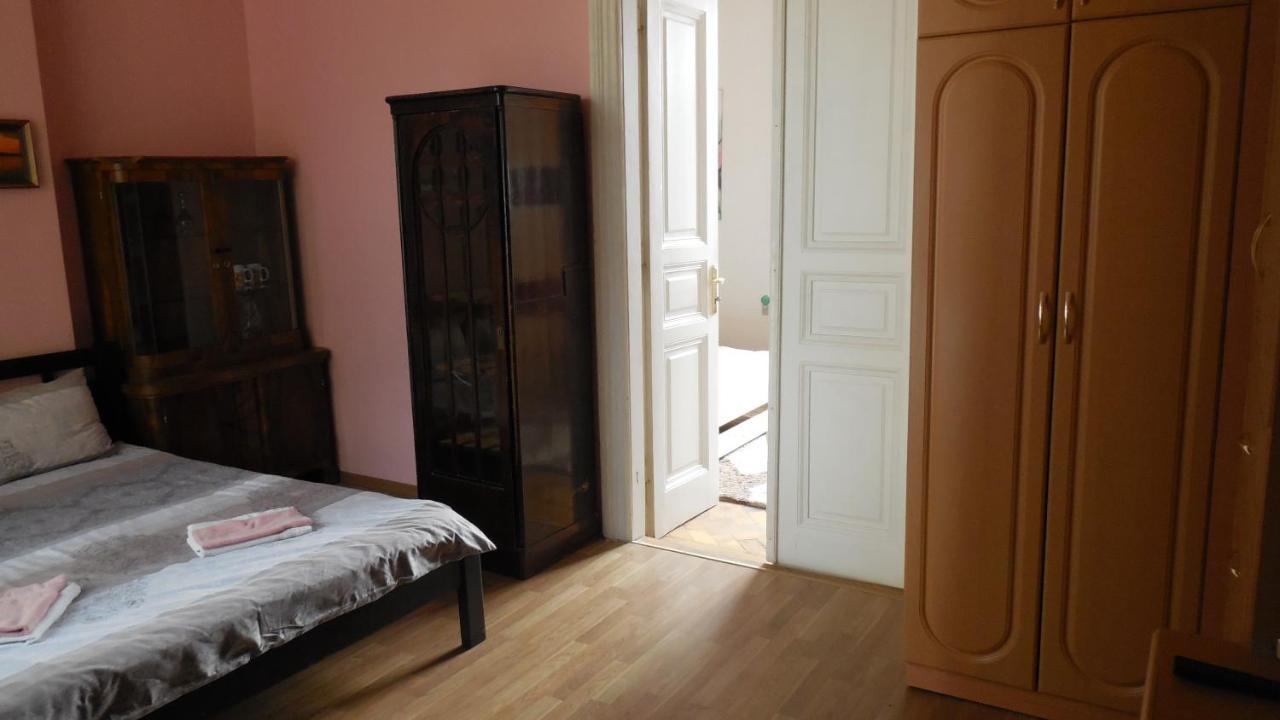 לבוב 2 Room Apartment Near Opera House מראה חיצוני תמונה